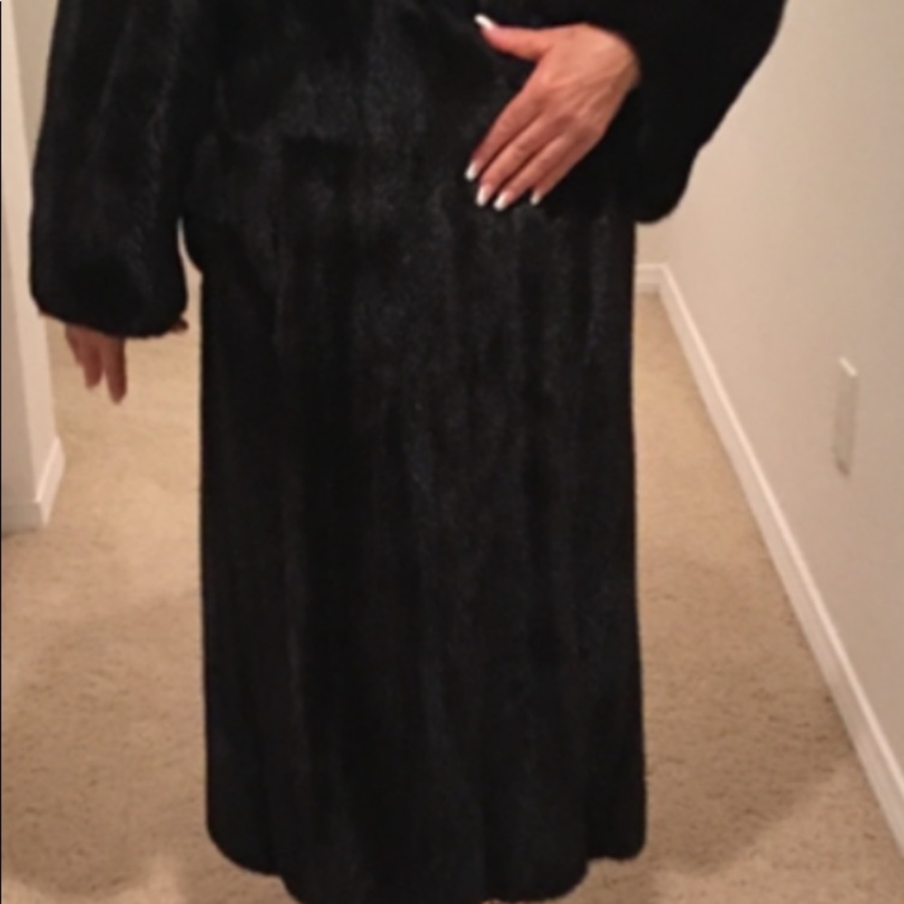 ELEGANT MINK FUR COAT
